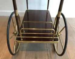 Table roulante en acajou et laiton dans le goût de la Maison Jansen