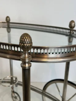 Table roulante ovale en laiton argenté de la Maison Baguès