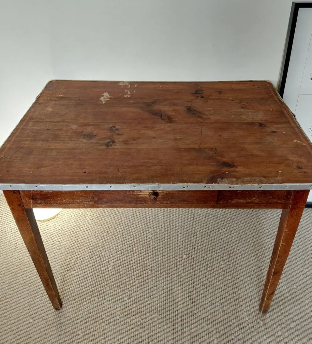 Table rustique ancienne/bureau de drapier à ceinture zinc et tiroir