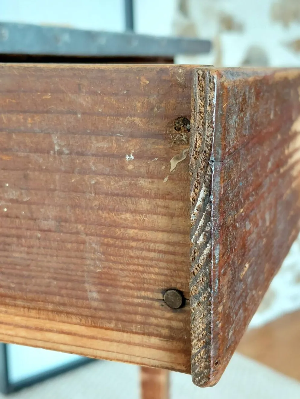 Table rustique ancienne/bureau de drapier à ceinture zinc et tiroir