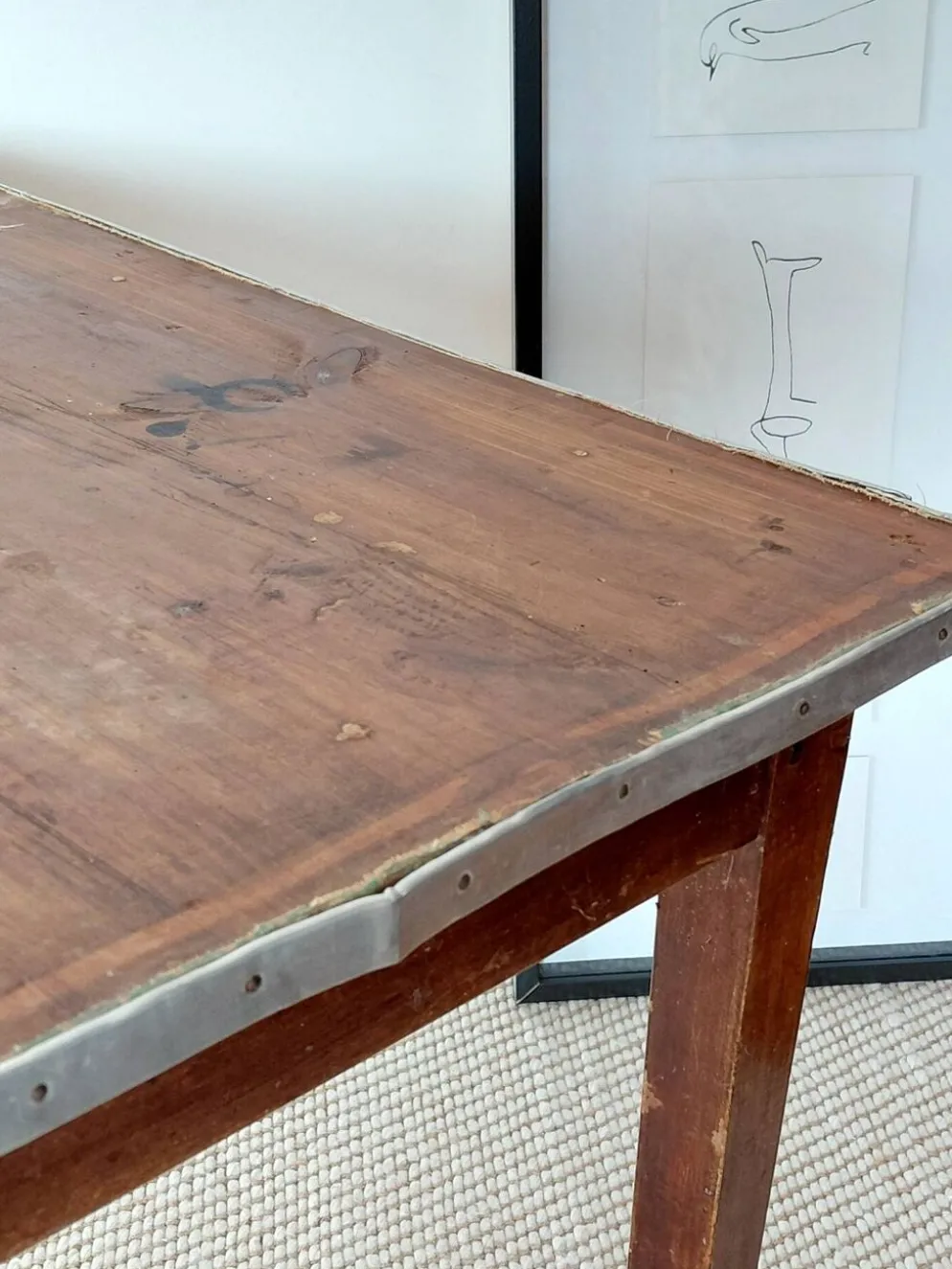 Table rustique ancienne/bureau de drapier à ceinture zinc et tiroir