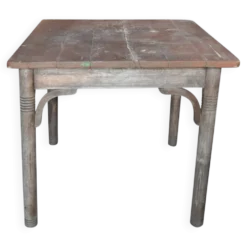 Table rustique Thonet en hêtre marron, circa 1920, plateau à lattes et pieds tournés