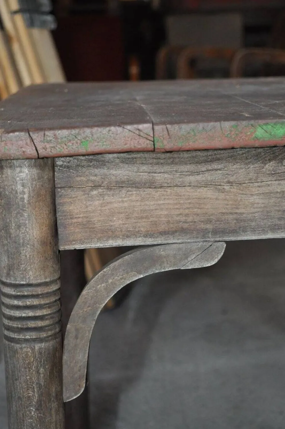 Table rustique Thonet en hêtre marron, circa 1920, plateau à lattes et pieds tournés