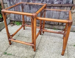 Tables basses gigogne, bambou, rotin et verre, années 70