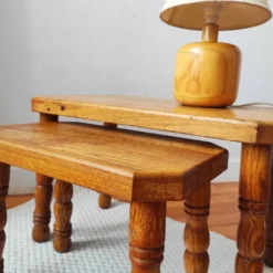 Tables basses gigognes danoises en bois massif – Vintage