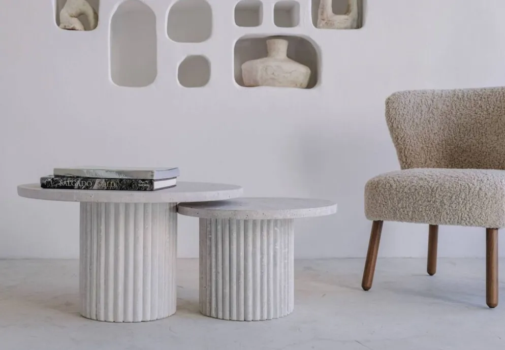 Tables basses gigognes rondes Omega en travertin naturel
