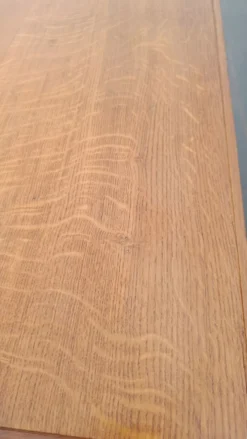Table scandinave en chêne – 110 × 90 cm