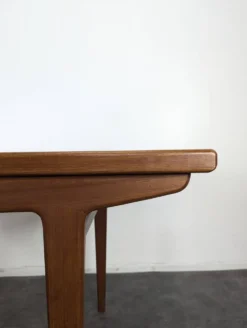 Table scandinave en teck