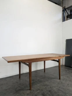 Table scandinave en teck
