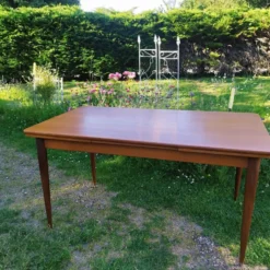 Table scandinave en teck