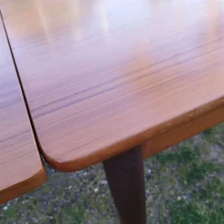 Table scandinave en teck