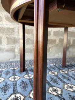 Table scandinave en teck avec rallonges papillons, 4/6 personnes