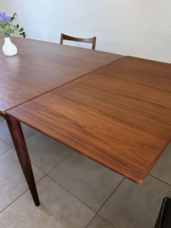 Table scandinave en teck Samcom