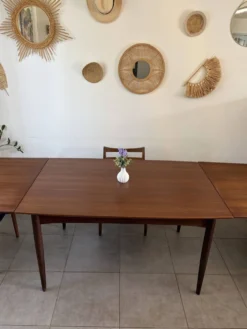 Table scandinave en teck Samcom