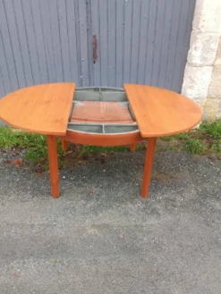 Table scandinave extensible