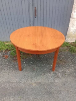Table scandinave extensible