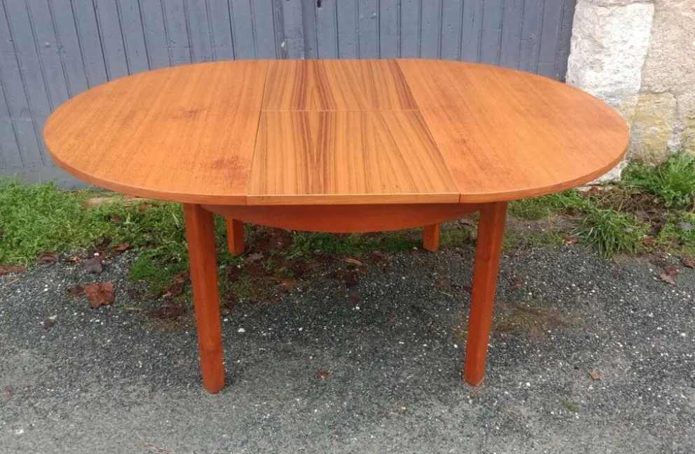 Table scandinave extensible