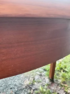 Table scandinave extensible