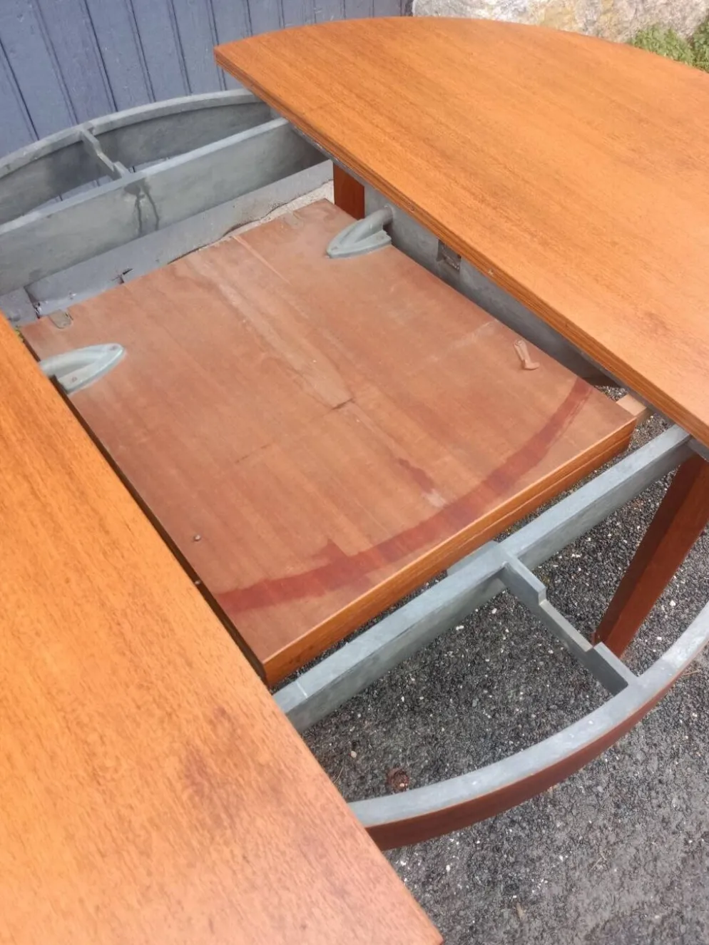 Table scandinave extensible