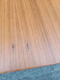 Table scandinave extensible