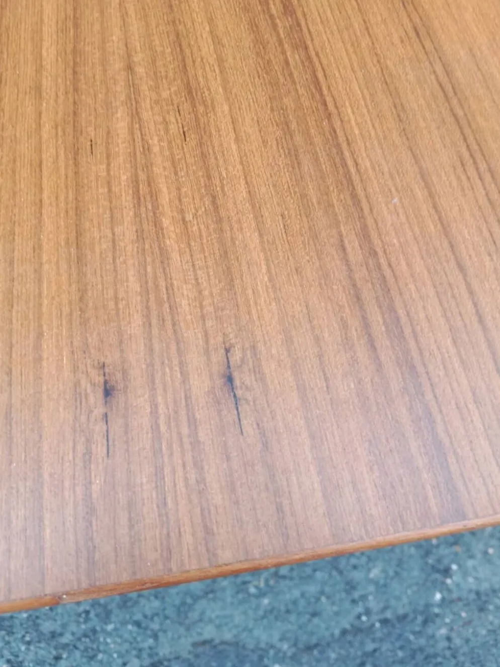 Table scandinave extensible