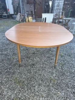 Table scandinave extensible en teck des années 60