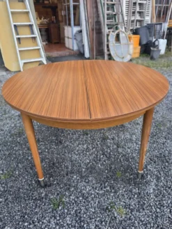 Table scandinave extensible en teck des années 60
