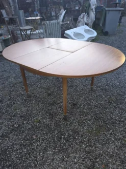 Table scandinave extensible en teck des années 60