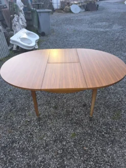 Table scandinave extensible en teck des années 60