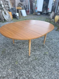 Table scandinave extensible en teck des années 60