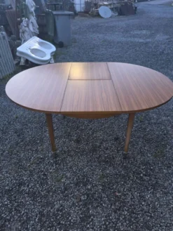 Table scandinave extensible en teck des années 60