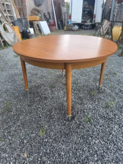 Table scandinave extensible en teck des années 60