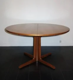 Table scandinave extensible Niels Otto Moller, 1960