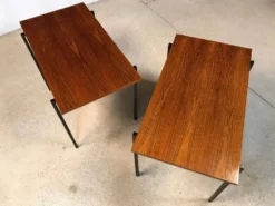 Tables d'appoint empilables en noyer et acier minimalistes, années 1960, ensemble de 2