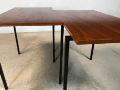 Tables d'appoint empilables en noyer et acier minimalistes, années 1960, ensemble de 2