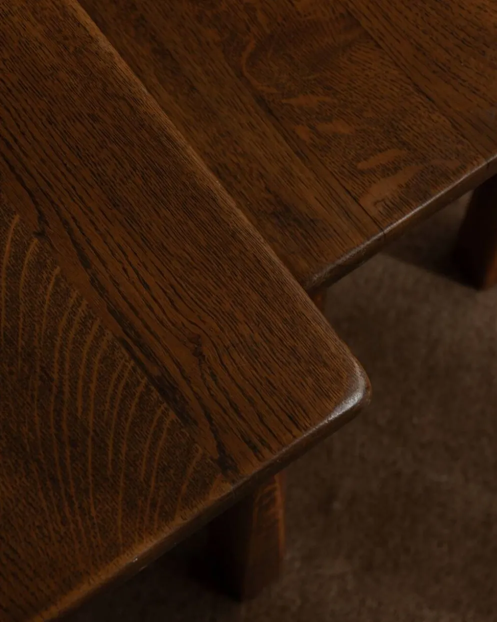 Tables d'appoint en chêne vintage (ensemble de 3) – Tables latérales rustiques modernistes, années 1970