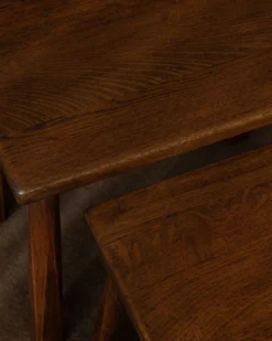Tables d'appoint en chêne vintage (ensemble de 3) – Tables latérales rustiques modernistes, années 1970