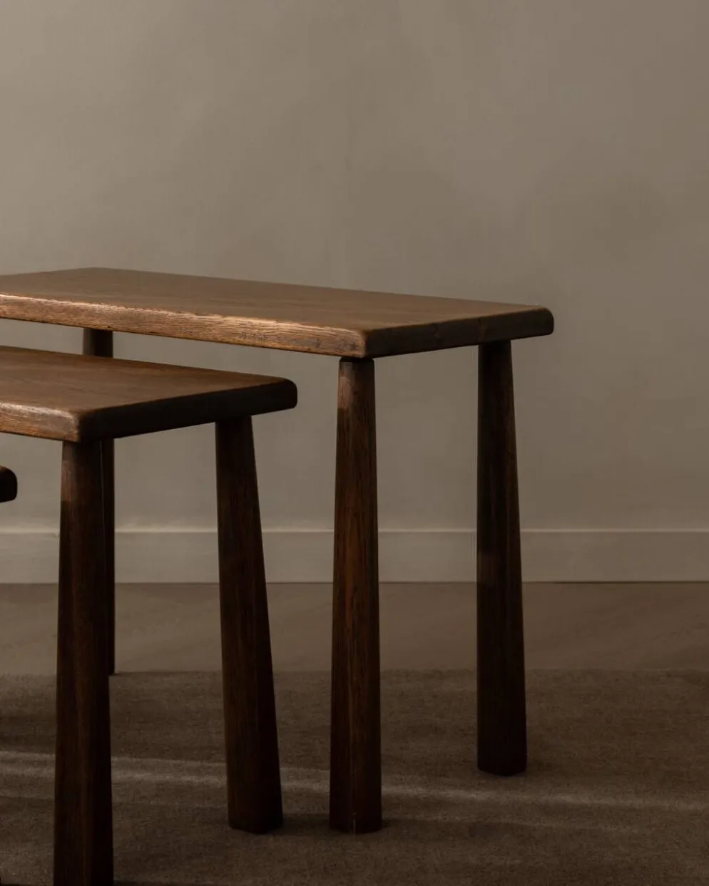 Tables d'appoint en chêne vintage (ensemble de 3) – Tables latérales rustiques modernistes, années 1970