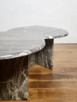 Tables d'appoint en marbre organiquement façonnées, Allemagne 1970