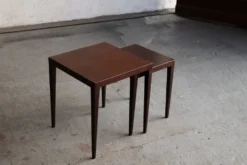 Tables d'appoint par Severin Hansen