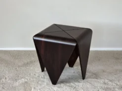 Tables d'appoint Petalas par Jorge Zalszupin, bois de rose