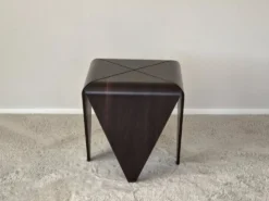 Tables d'appoint Petalas par Jorge Zalszupin, bois de rose