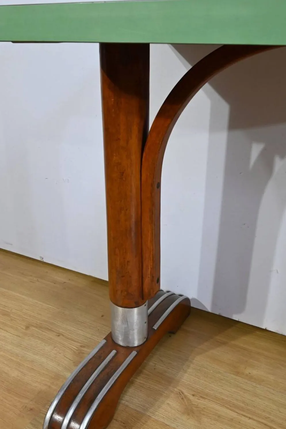 Tables de bistro en stratifié et hêtre – 1950
