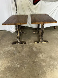Tables de bistrot en fonte