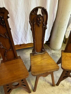 Tables de bistrot en fonte