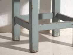 Tables de chevet anciennes en bois de pin – Europe centrale, vers 1940 #1