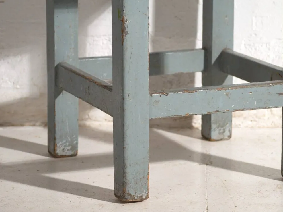 Tables de chevet anciennes en bois de pin – Europe centrale, vers 1940 #1