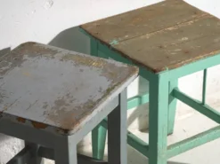 Tables de chevet anciennes en bois de pin – Europe centrale, vers 1940 #1