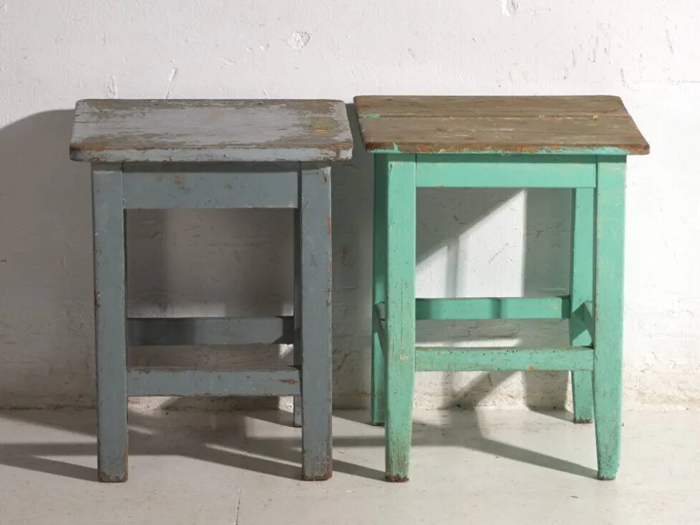 Tables de chevet anciennes en bois de pin – Europe centrale, vers 1940 #1