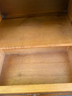 2 tables de chevet en pin massif style Louis XIV